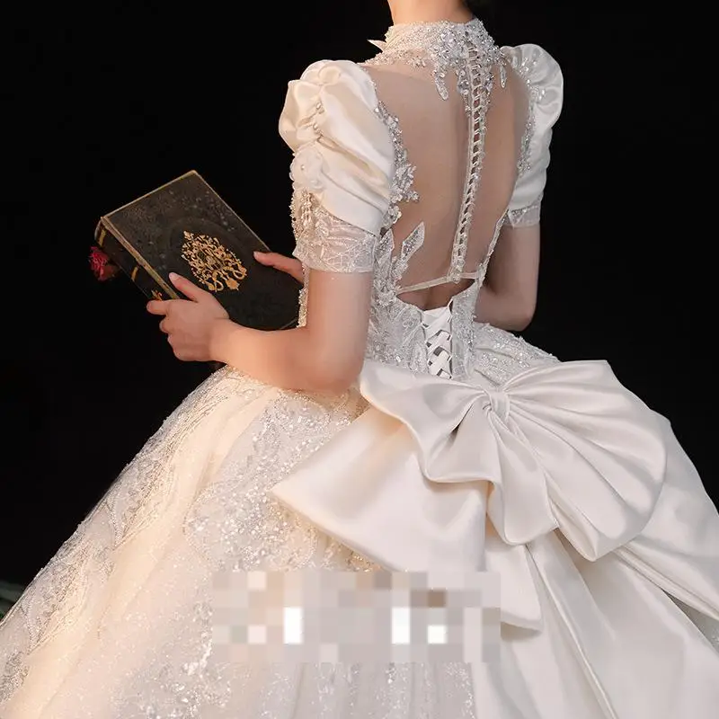 New Short Sleeved Palace Bright Diamond Retro High End Luxury Wedding Dress With Large Tail Main Wedding Dress Customized