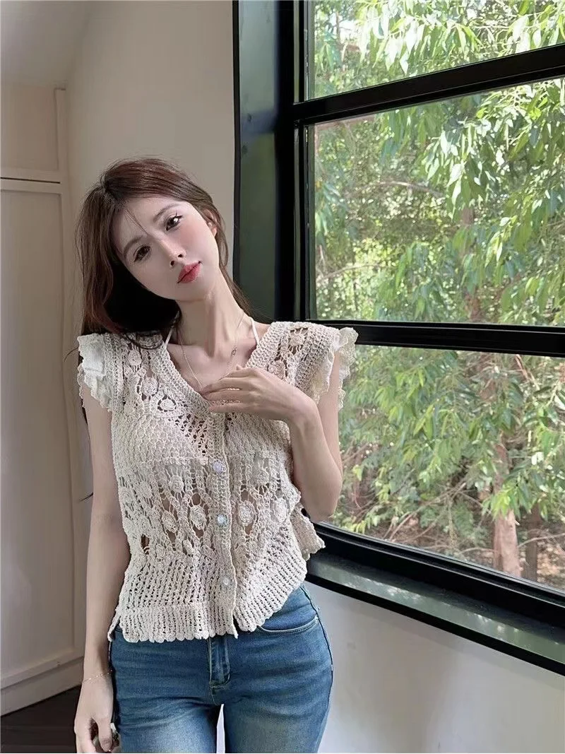 

Hooked flower hollowed out short sleeved knitted cardigan summer new slimming short and beautiful small shirt