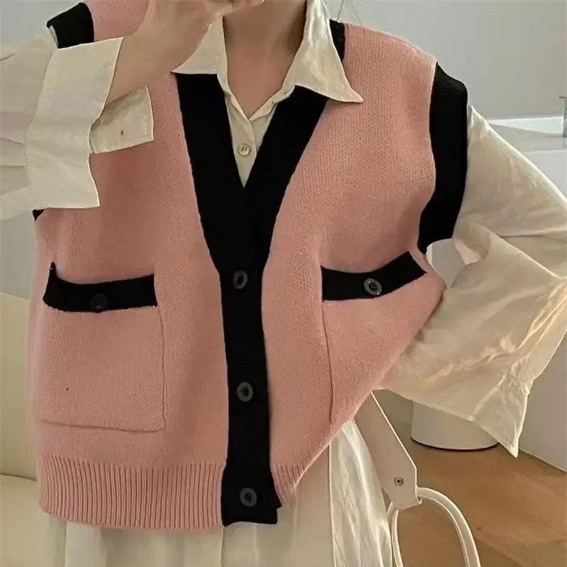 

Small fragrant wind in autumn and winter V-neck vest cardigan women's knitted loose wild coat thickened vest tide