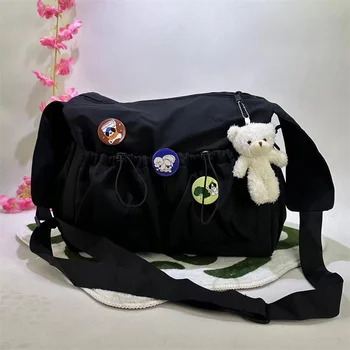 حقيبة كتف من قماش أكسفورد، حقائب كروس عصرية بسيطة مع جيب أمامي قابل للتوسيع، حقيبة سفر ذات سعة كبيرة وقلادة شارة 4