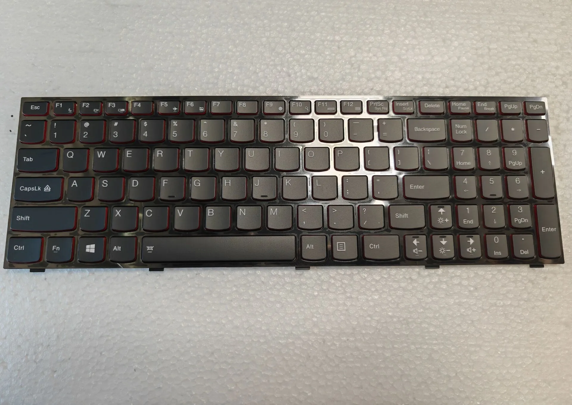 

Клавиатура для ноутбука Lenovo Ideapad Y500 Y500N Y500NT Y510p с английской подсветкой