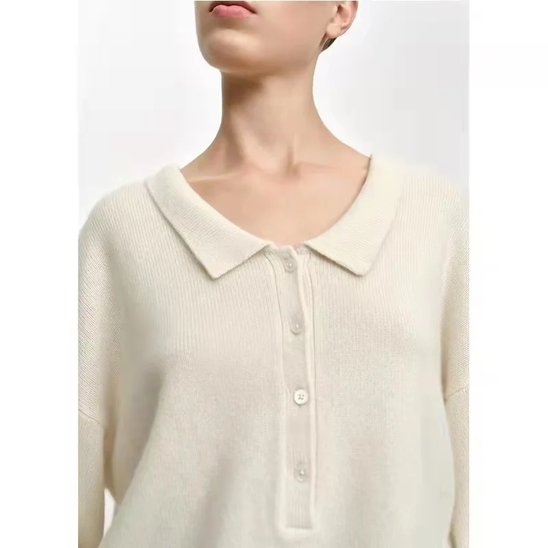 Рисунок 5 - Вязаный свитер TOTEM*E  можно носить на улице