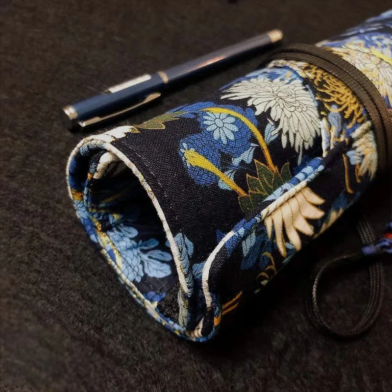 빈티지 크레인 패턴 롤업 연필 케이스 학생 및 예술가를 위한 태슬 장식이 있는 대용량 펜 커튼 문구 가방