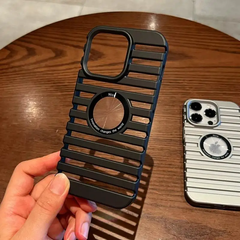 Luxury Hollow Out Phone Case For iPhone16 15 14 13 12 11 Pro Max Plus Dissipate Heat Shockproof Bumper Protective Back Cover