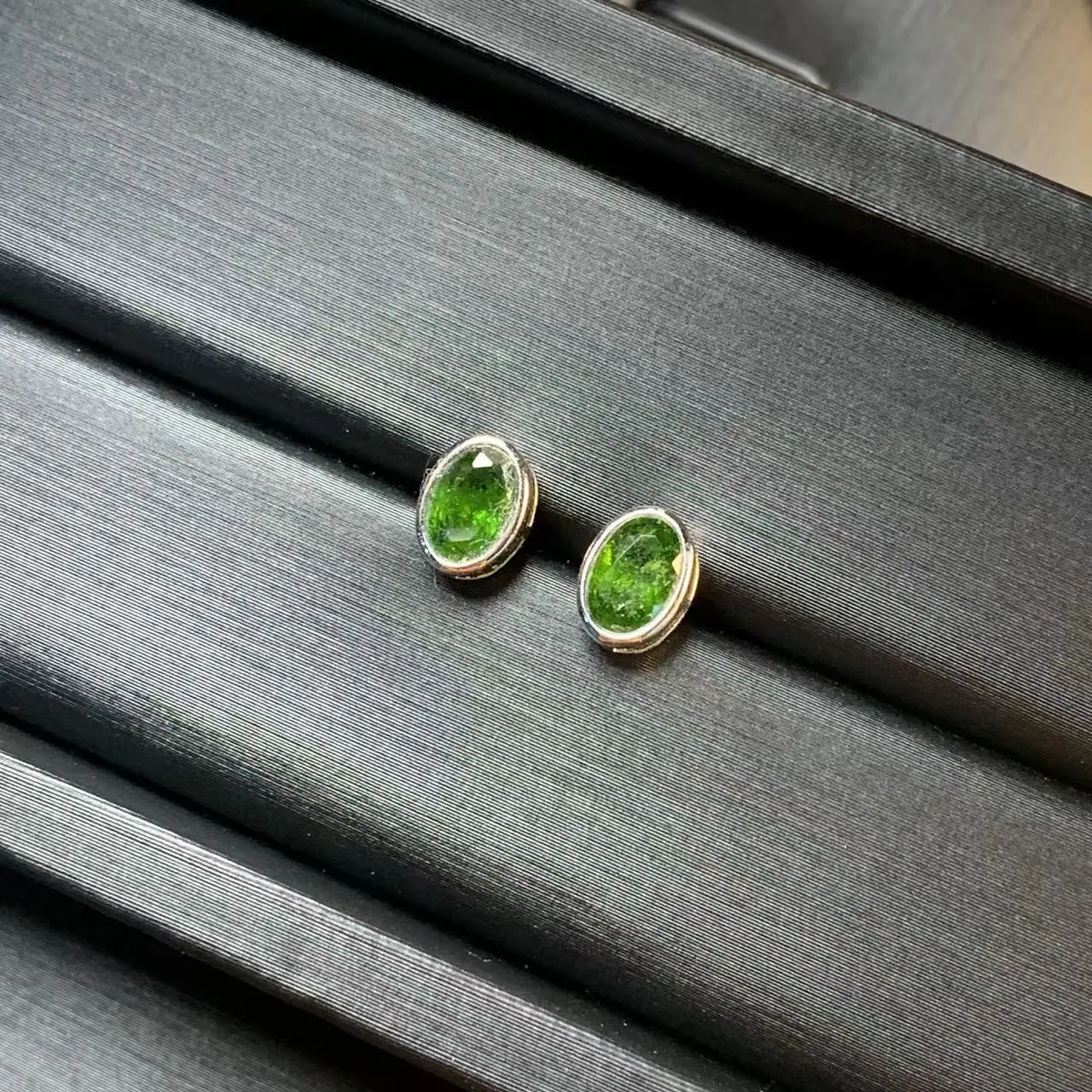 HEYYA STONE 여성용 타원형 천연 디옵사이드 스터드 귀걸이, 925 실버 귀걸이, 심플한 파인 주얼리 스톤 원석, 클래식 스타일 