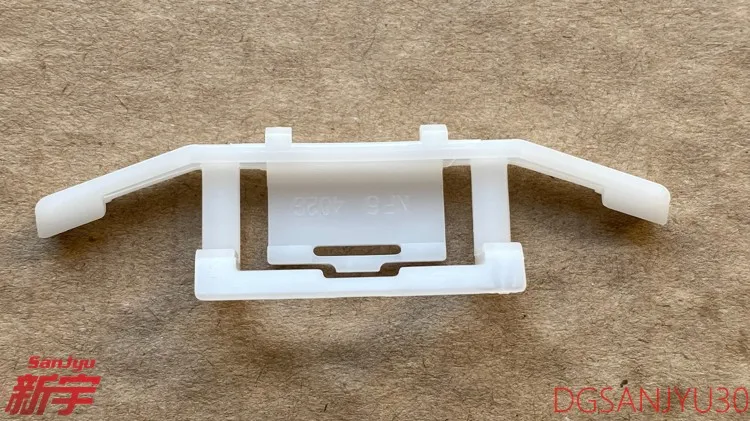 PAJERO MK3 MK4 V70V60V90V80W CLIP,DRIP MOULDING MR437481