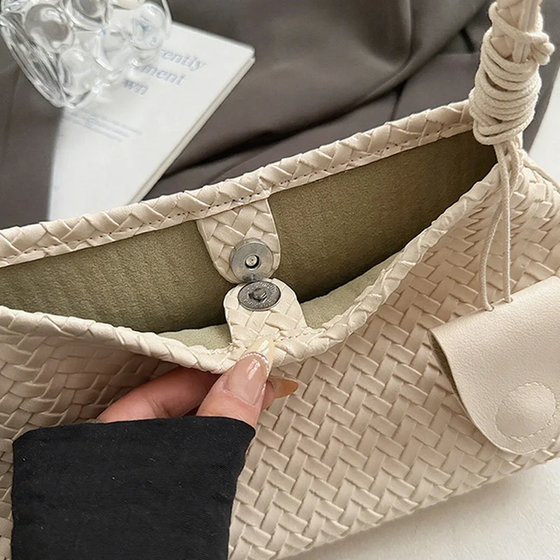 Women'S Woven Pattern Shoulder Bag Autumn And Winter Casual Wear Hand-Held Handle Bag Fashion Retro Armpit Bag With Coin Purse