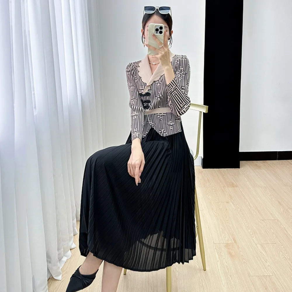 

Geometric Pattern Temperament Miyake Pleated Dress Women 2023 Fall New Seven-minute Sleeve False Two-piece Commuter Long Skirt