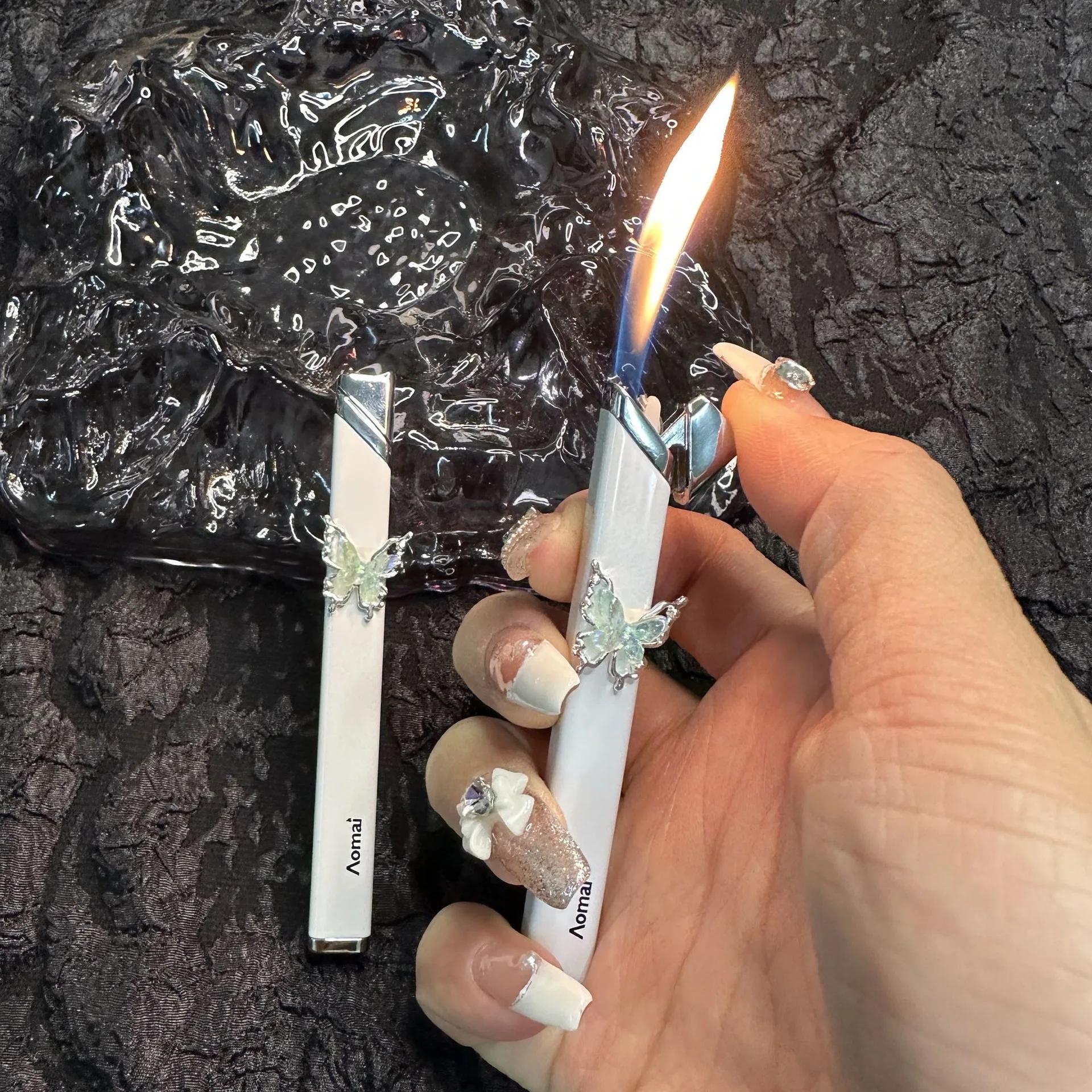 Description Picture 2 of itemTorch Lighter,Adjustable Flame, Refillable Butane Gas Windproof Jet Lighters, for Candles Campfires BBQ Camping,Ladies' gifts