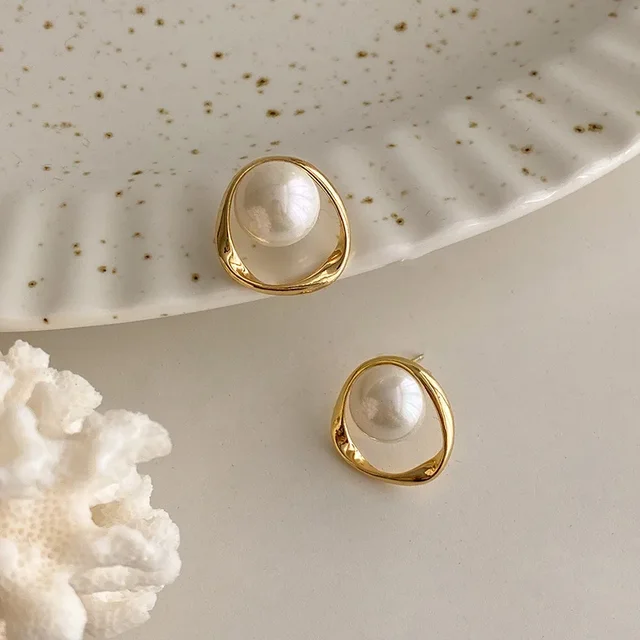 Boucles d'oreilles françaises élégantes en perles plates épissées, couleur or, pour bijoux de fête à la mode coréenne, accessoires doux pour femmes, nouvelle collection 2024