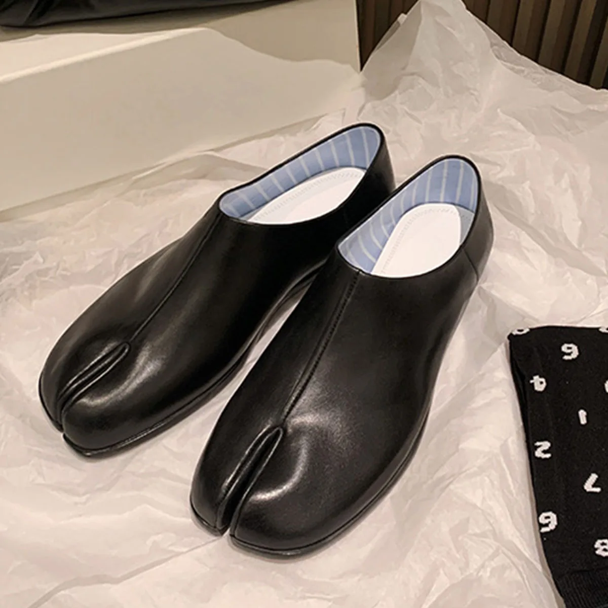 Women Split Toe Tabi Flats Woman Loafers Shoes Slip On Shallow Pump Shoes Silver Crack Flats 2