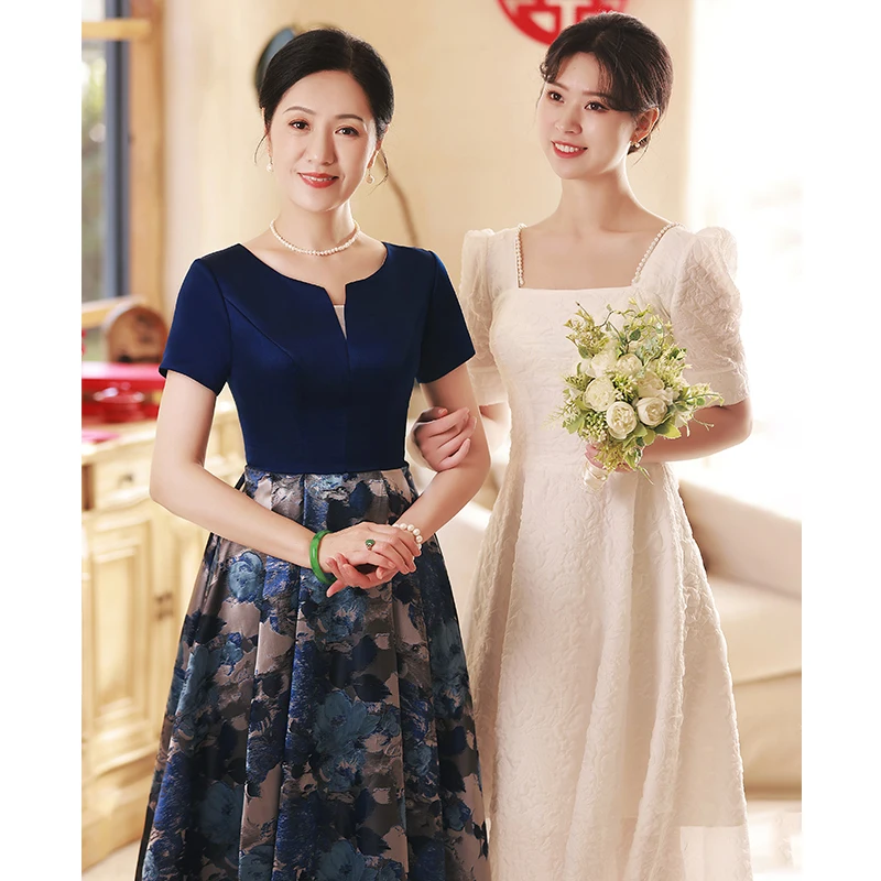 Navy Blue Mother Of The Bride Dresses Elegant Scoop Neck A-Line Tea-Length Satin Women Wedding Party Gowns