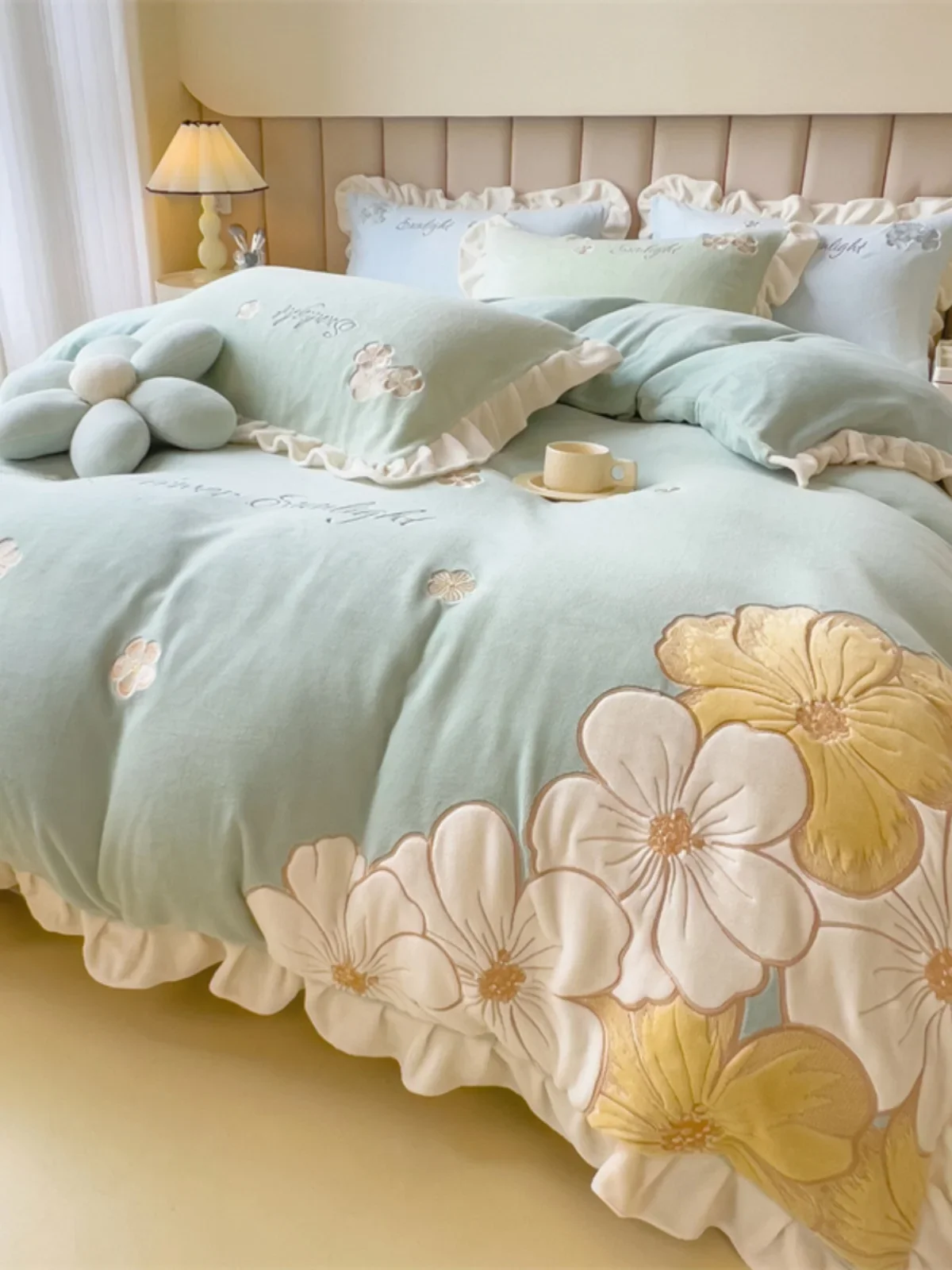 

Double-Sided Milk Fiber Lace Bed Sheet, Quilt Cover, Princess Style, Coral Fleece, Baby Fleece, New Comfort, Four-Piece