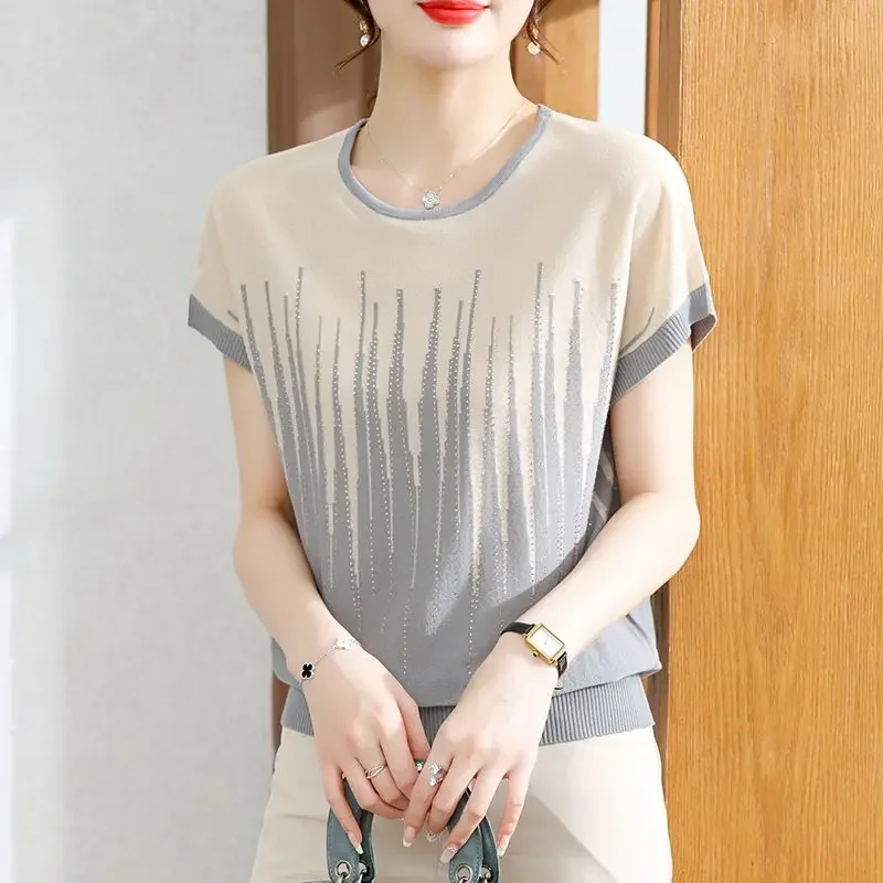 

Simple Loose O-neck Jacquard Ice Silk Short Sleeved T-shirt Women Contrasting Colors Diamond Screw Thread Summer Knit Top Z43