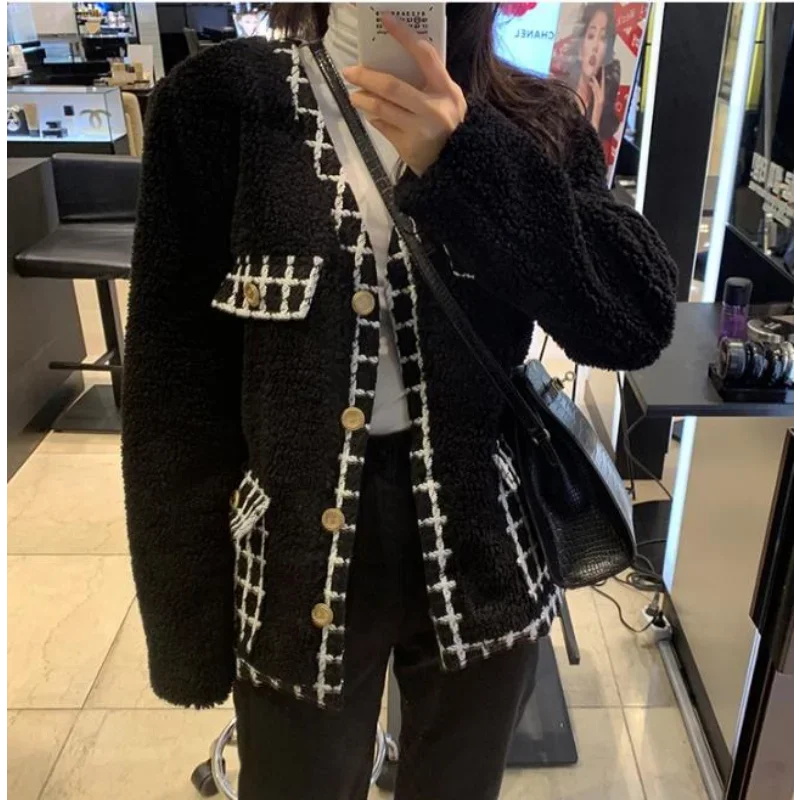 Winter Warm Fake Fur Contrast Tweed Coat Women V-neck Fashion Pocket Single-breasted Granular Lambswool Loose Casual Fur Jacket