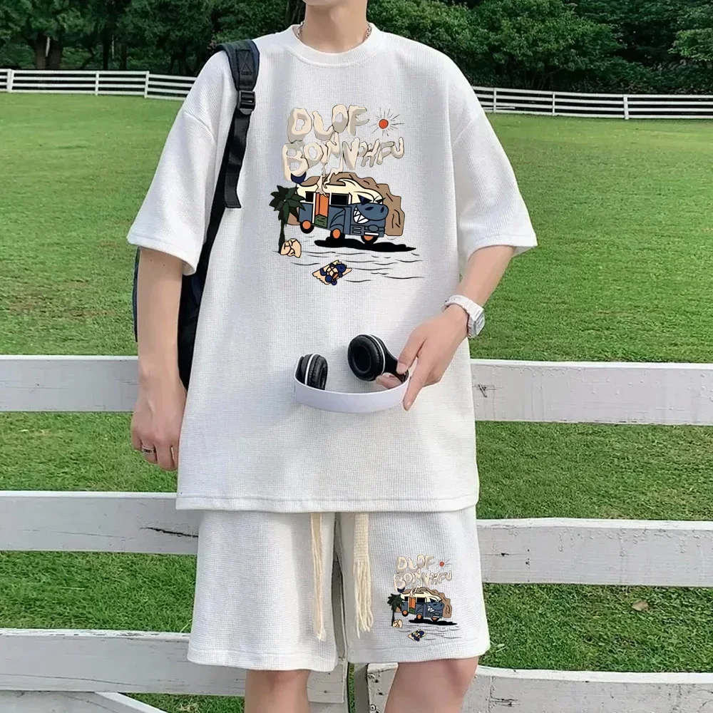 thumbnail image 1 of Chándal informal de moda de gran tamaño de verano, traje holgado para correr con diseño de gofre, camiseta holgada de manga corta y pantalones cortos deportivos, conjunto de 2 piezas para hombre, 1 of 5