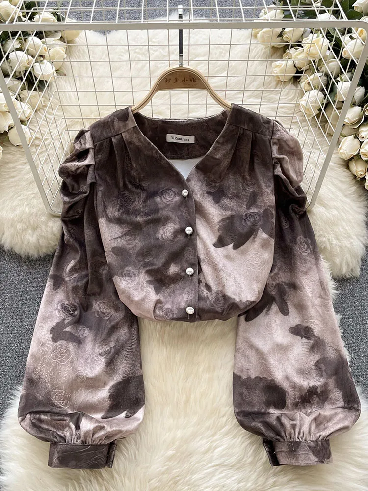 

Women Autumn Shirt Korean Version Retro Commuting Floral Bubble Sleeved Shirt with V-neck Design A Niche Super Fairy Top D5677