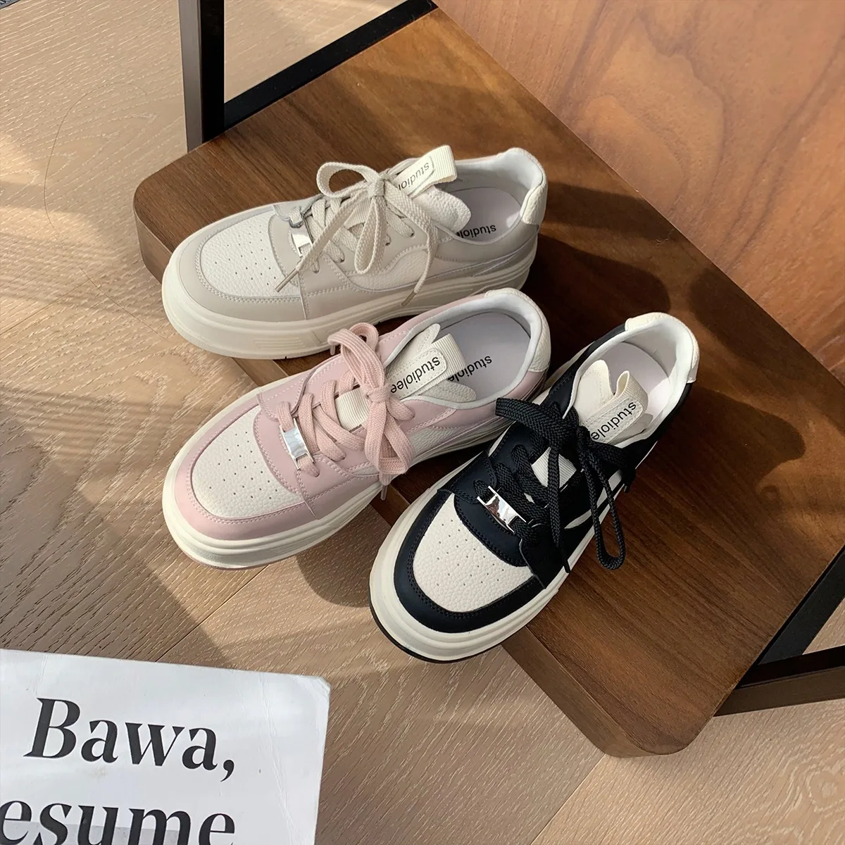 

Women Shoes 2023 Spring Summer New Fashion All-match Casual Sports Style Board Shoes Flat with Lace-up Sneakers Women