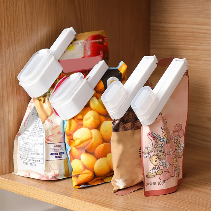 

Food Clips To Seal Pour Food Storage Bag Clip with Spout for Cereal, Snacks Moisture-Proof Fresh-Keeping Kitchen Accessories