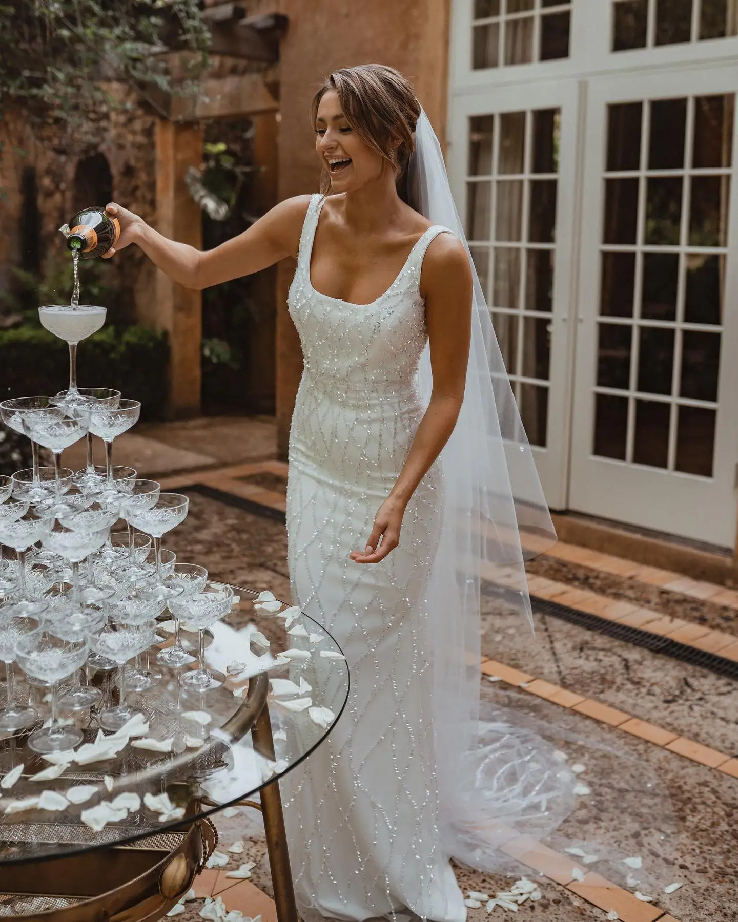 

POMUSE White Luxury Square Collar Wedding Dresses Backless Sheath Bride Dress Custom Made Vestido De Novia for Women