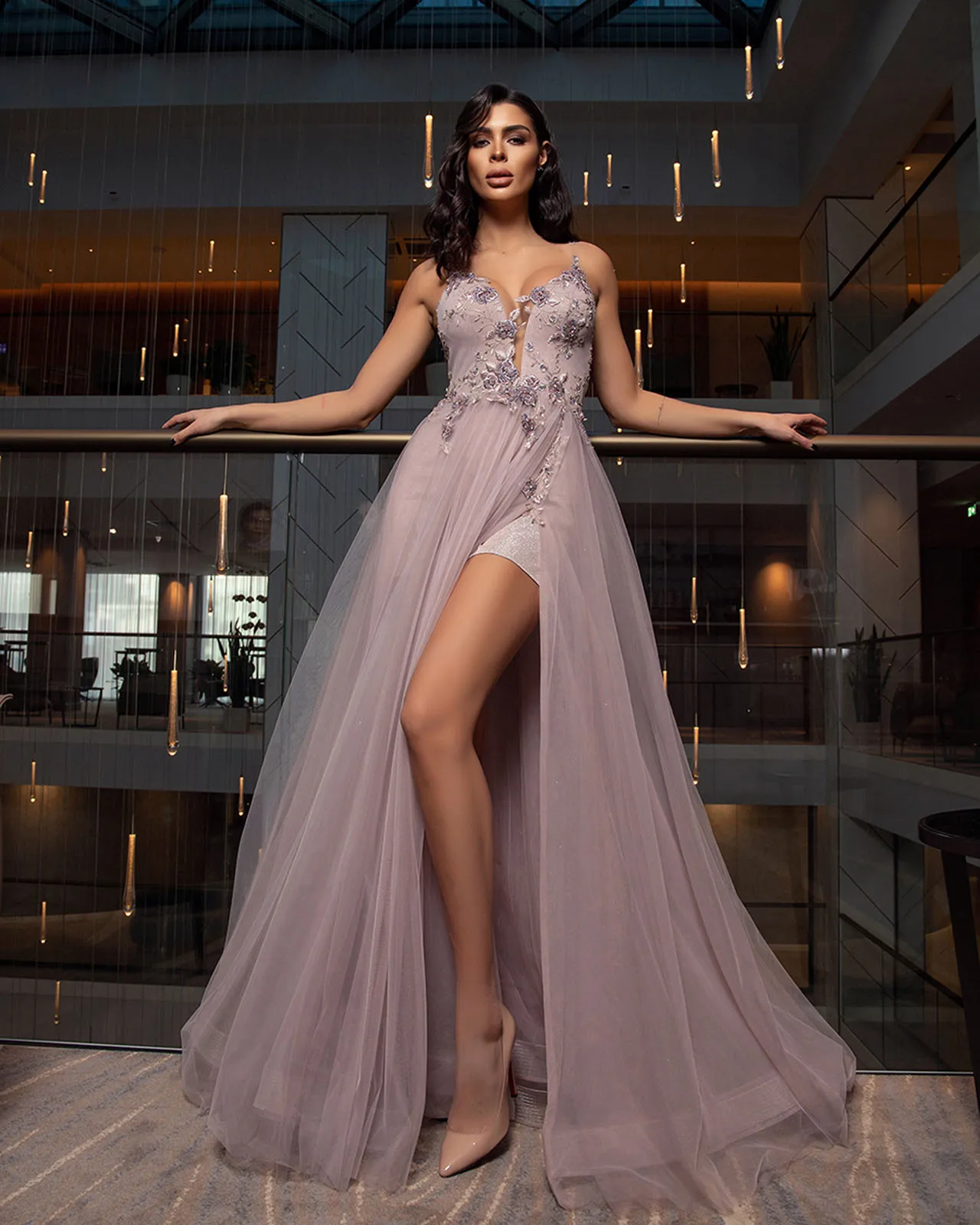 

Pink Prom Dresses Lace Applique Tulle Beaded Spaghetti Strap A Line Front Slit V Neck Formal Party Evening Gowns Custom made