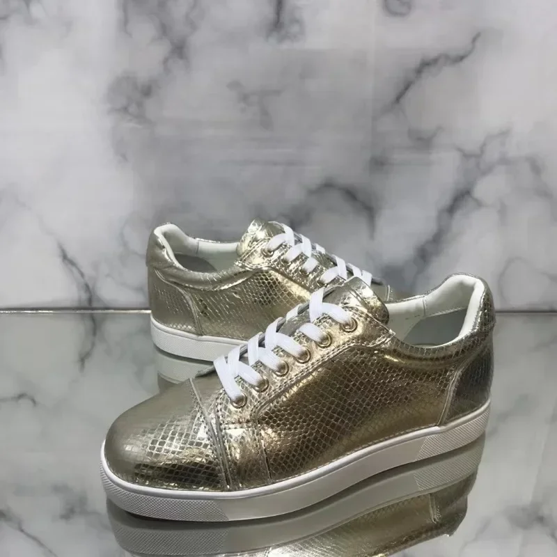 

Fashion Low Cut Mens Luxury High Quality Trainers Driving Spiked Gold Snake Genuine Leather No Rivets Flats Sneakers Shoes