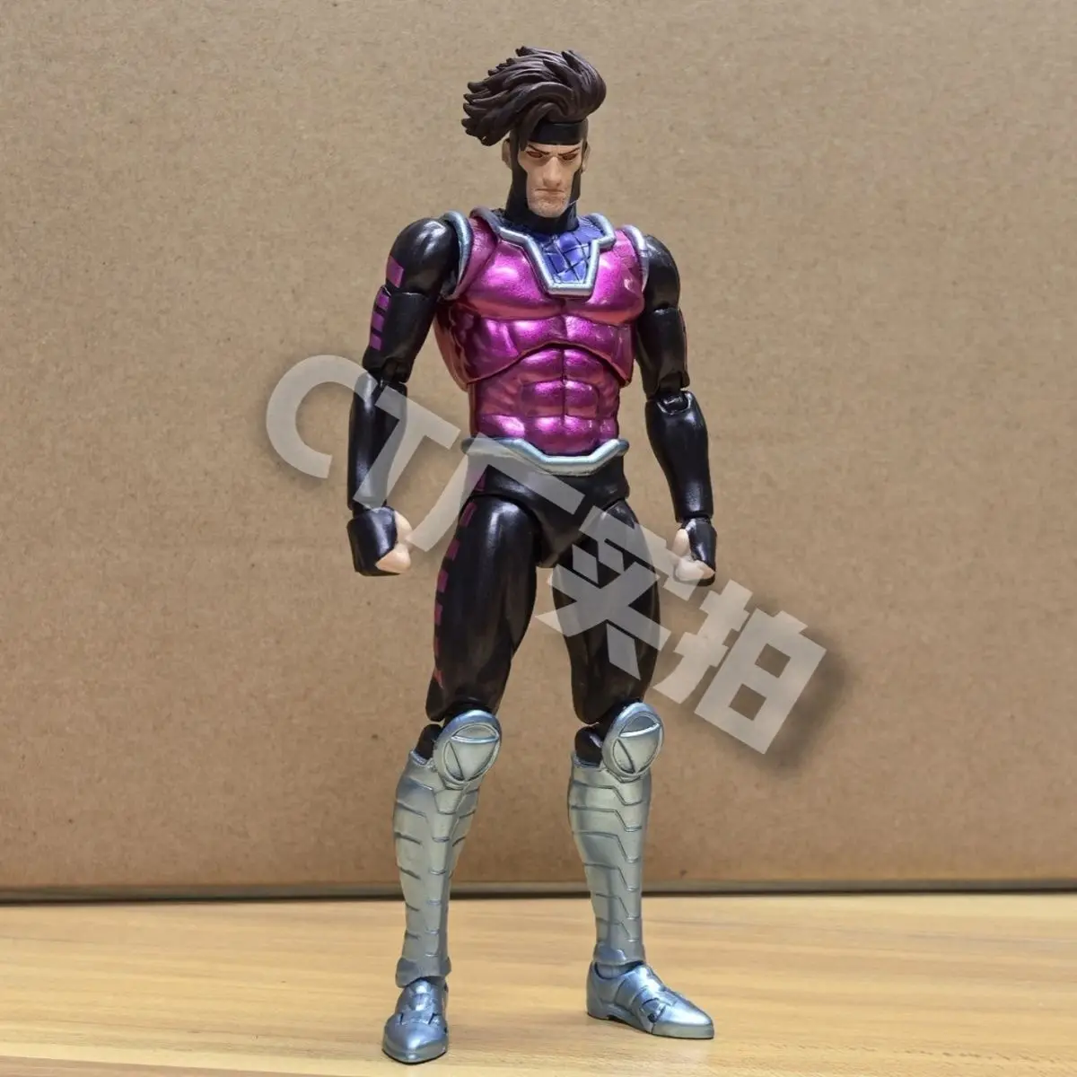 MAFEX131 GAMBIT ガンビット フィギュア (Comic Ver.) MAFEX131 GAMBIT