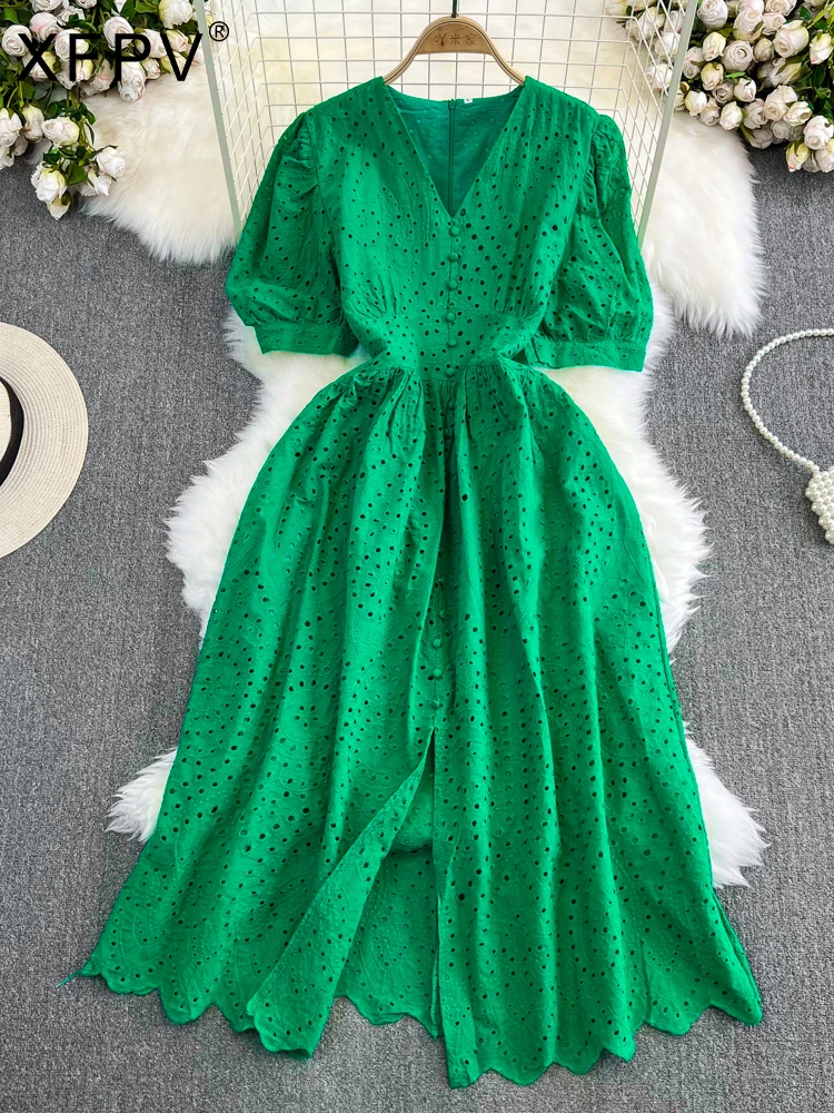 Vestido mini con escote en V y cuerpo plisado con falda circular Lavanda main image 0