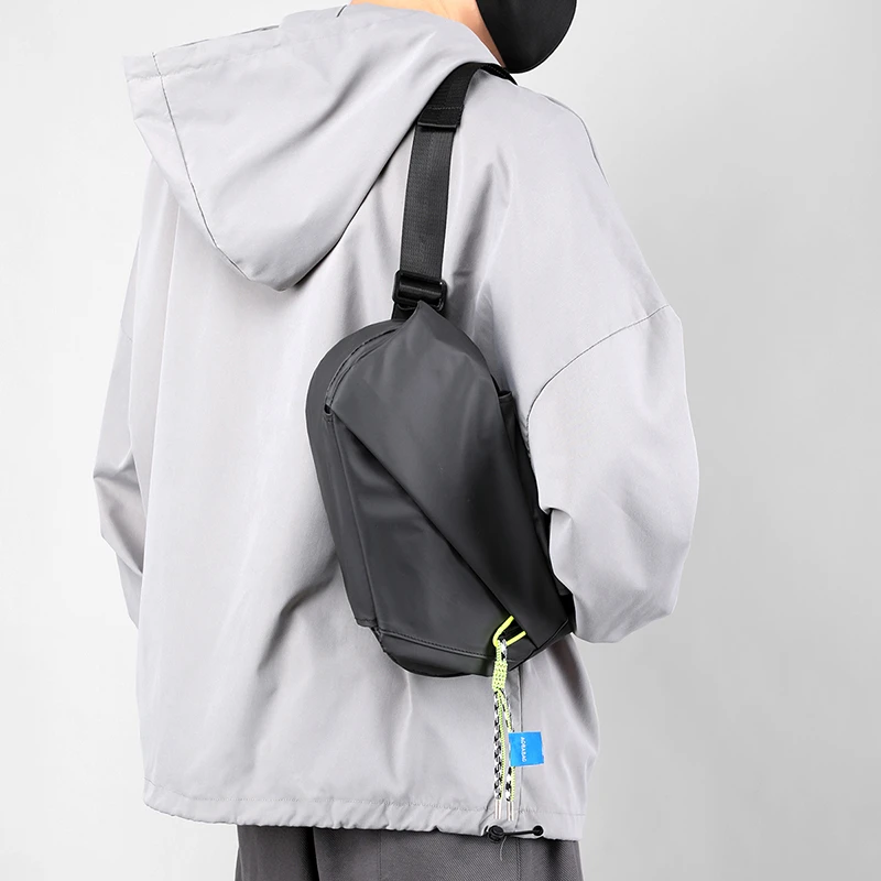 Men's crossbody bag, casual multifunctional chest bag, fashionable shoulder bag, secure zipper closure