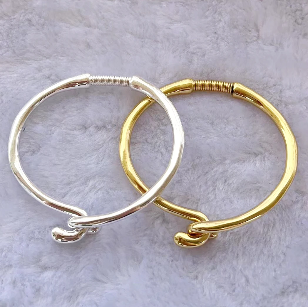 2023 unode50 Delicate Fashion Electroplated 925 Silver High Quality Luxury Women's Bracelet Romantic Holiday Gift