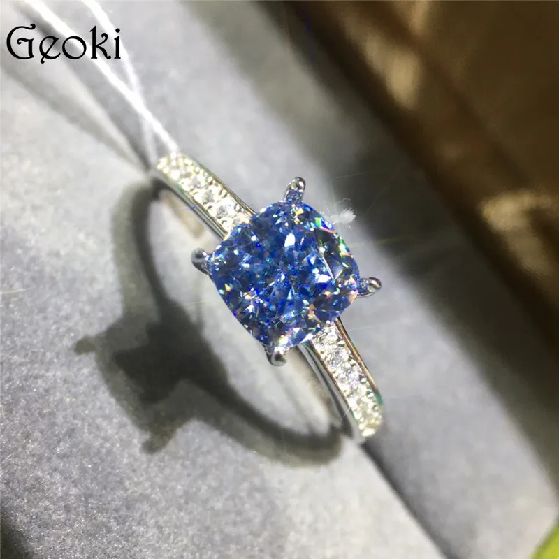 Sold at Auction: Ring with royal blue sapphire and diamonds totaling  approx. 2.1 ct,