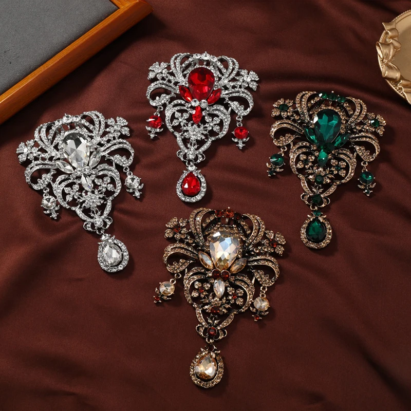 Classic Vintage Rhinestone Openwork Flower Brooch Luxury Crystal