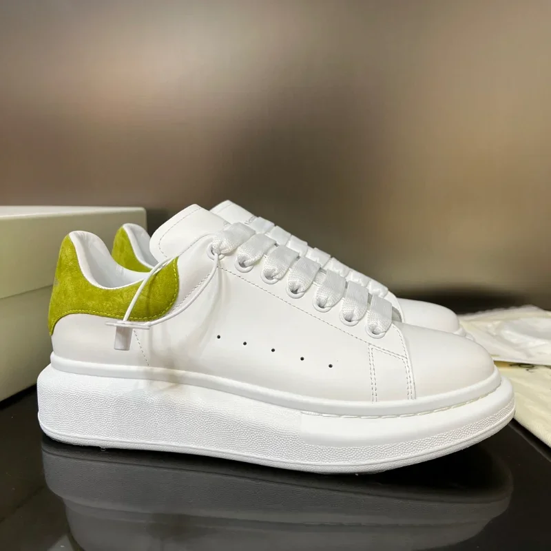 

2023 Hot Luxury Low Top For Men Trainers White Genuine Leather Yellow Suede Heels Flats Sneakers Sport Driving Shoes Footwear