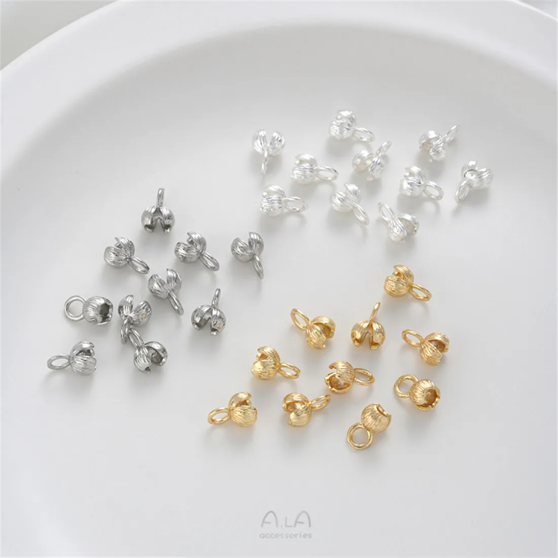 Рисунок 3 - Пряжка с застежкой в форме цветка