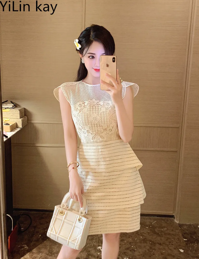 

High Quality Luxury Design Runway Summer Dress Women's Sleeveless Water Soluble Lace Patchwork Cake Dress