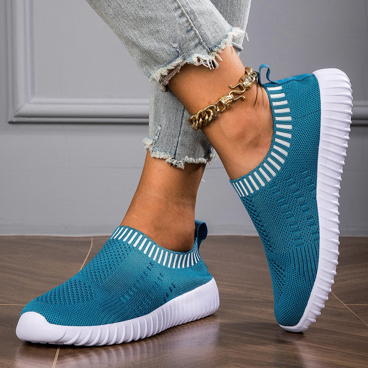 Spring 2024 women's sports shoes with low heels mesh fabric, anti slip and wear-resistant, suitable for outdoor sports fitness