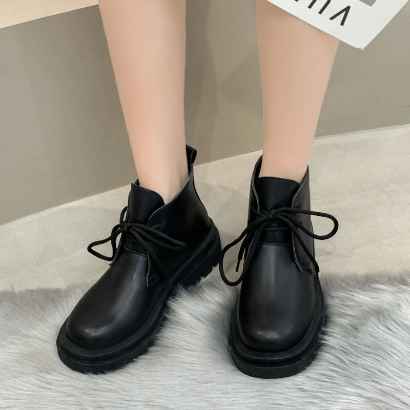 Women's Boots Casual Shoes Thick Sole Sneakers High Top Leather Breathable Outdoor Walking Non-Slip Fashion Designer Luxury 2023