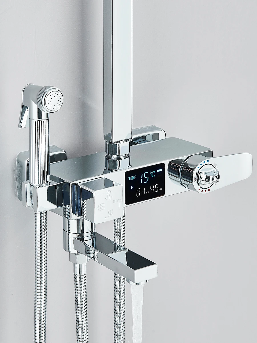 Chrome and black combination detailing