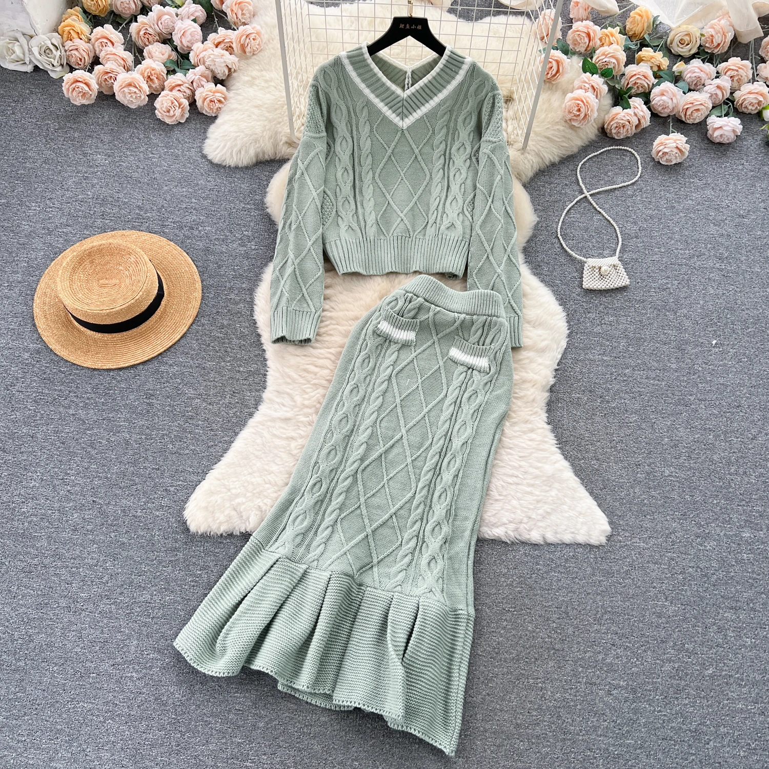 

Autumn/Winter new sweet loose sweater + Fishtail skirt fashion knit two-piece set