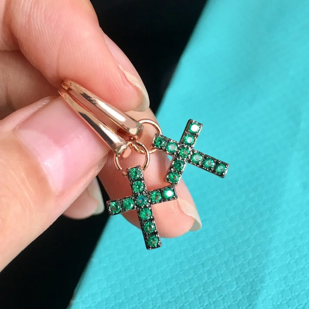 2022 Hot Trend Brand Five Color Cross Color Diamond Earrings Ear Studs Everyday Wear Versatile Jewelry Atmosphere