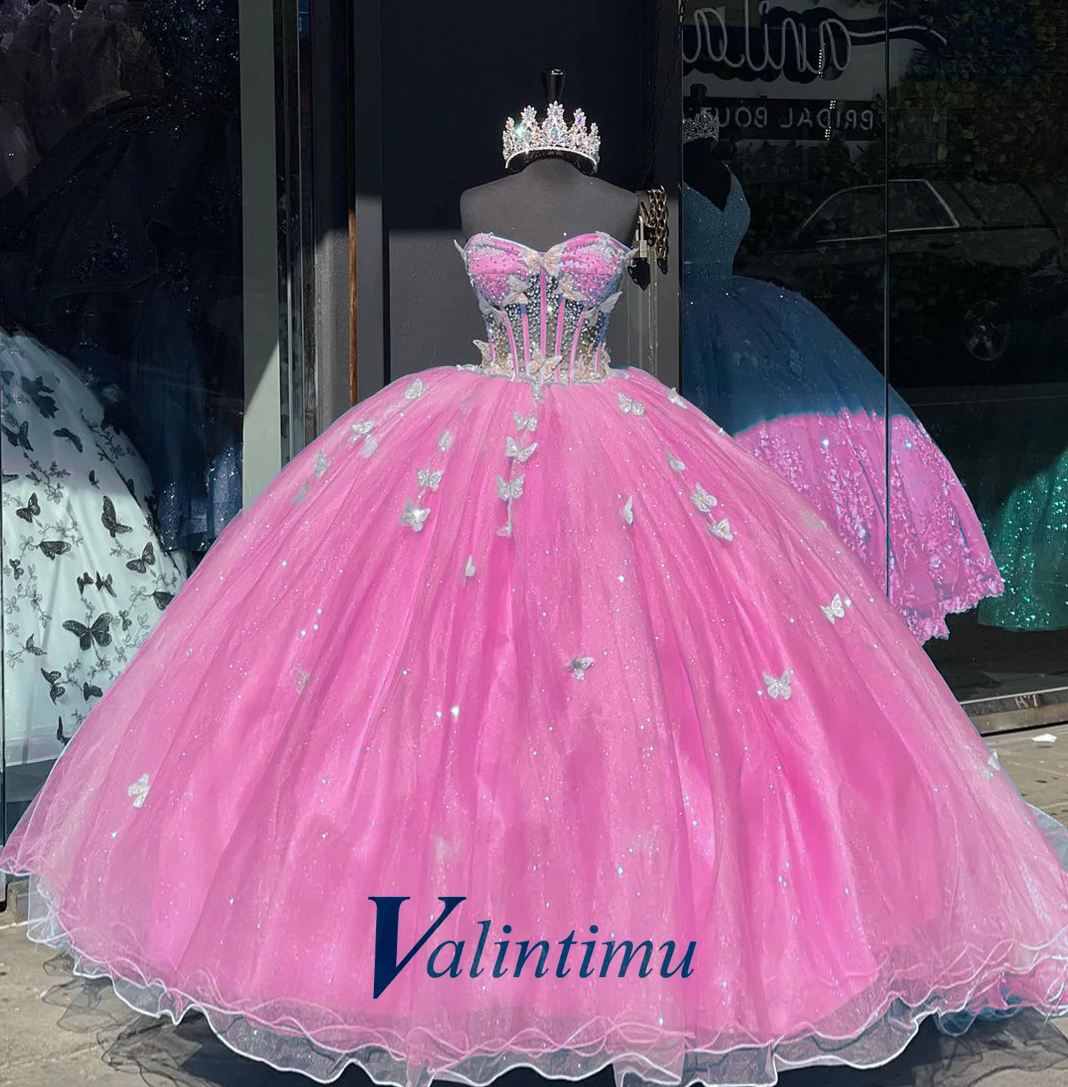 Valintimu Stylish Strapless Quinceanera Dress Lace Appliques Beads Sleeveless Lacing up Ball Gown Birthday Party Customized party dress,quinceanera dresses