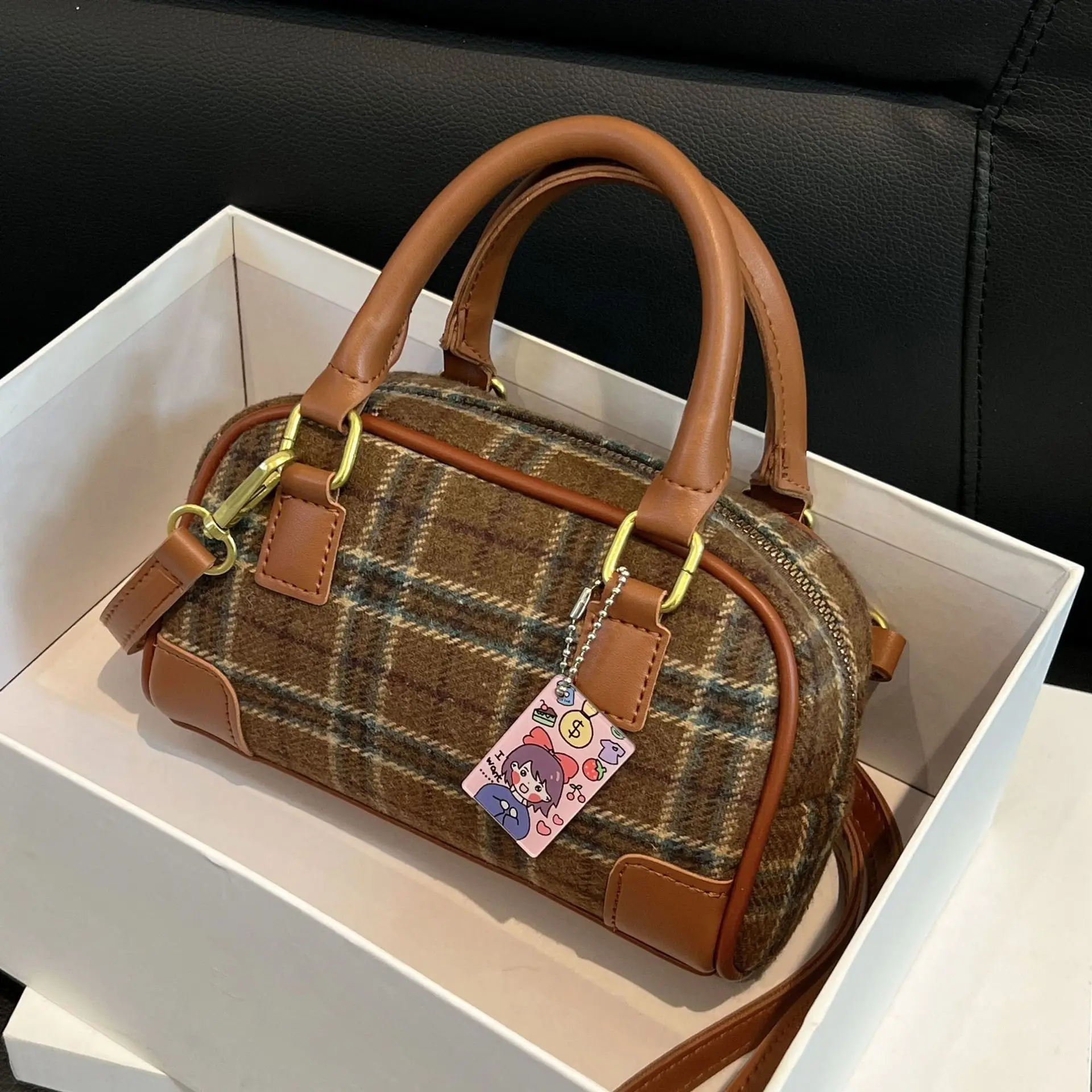 

French Fashion Handheld Bag New Winter Checkered Fabric Style One Shoulder Small Popular Crossbody Women's Bag