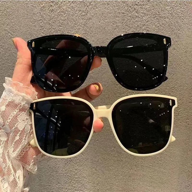 New Large Frame Square Sunglasses Women Decorative Rice Nail Fashion Sun Glasses Lady Outdoor Leisure Eyewear UV400 Gafas De Sol