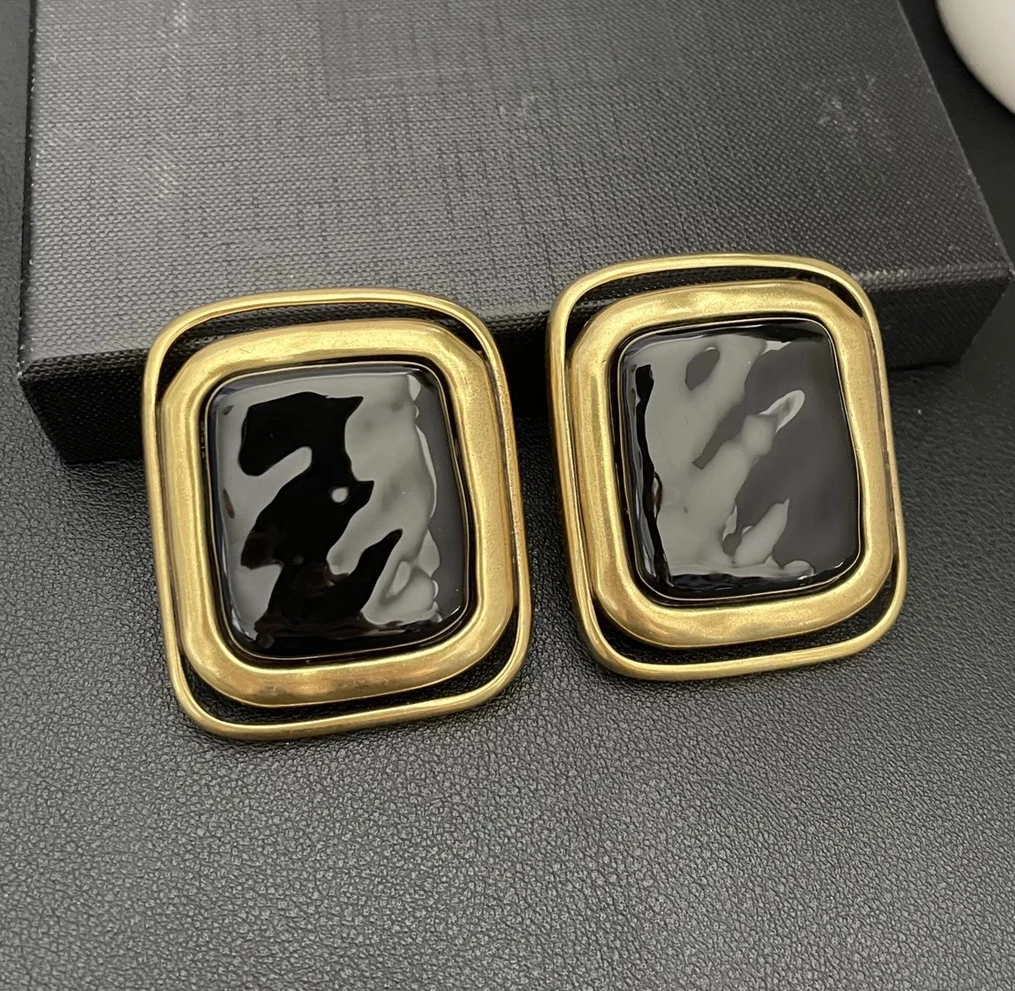 

Retro style geometric black ear clip exaggerated fashion earrings