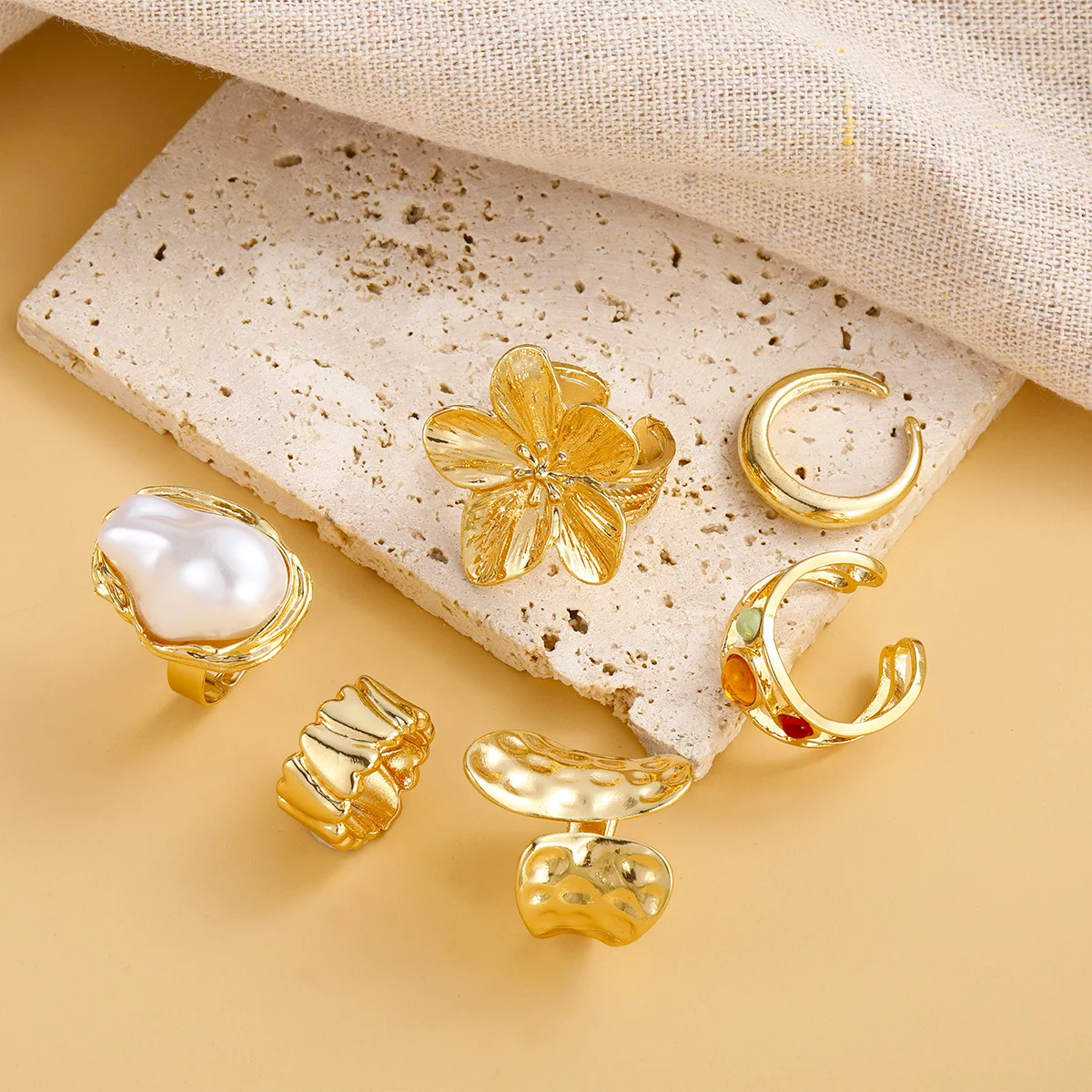 6 Pcs Punk Exaggerated Metal Finger Rings Set for Women Men Vintage Flower Pearl Crystal Europe America Open Ring Luxury Jewelry