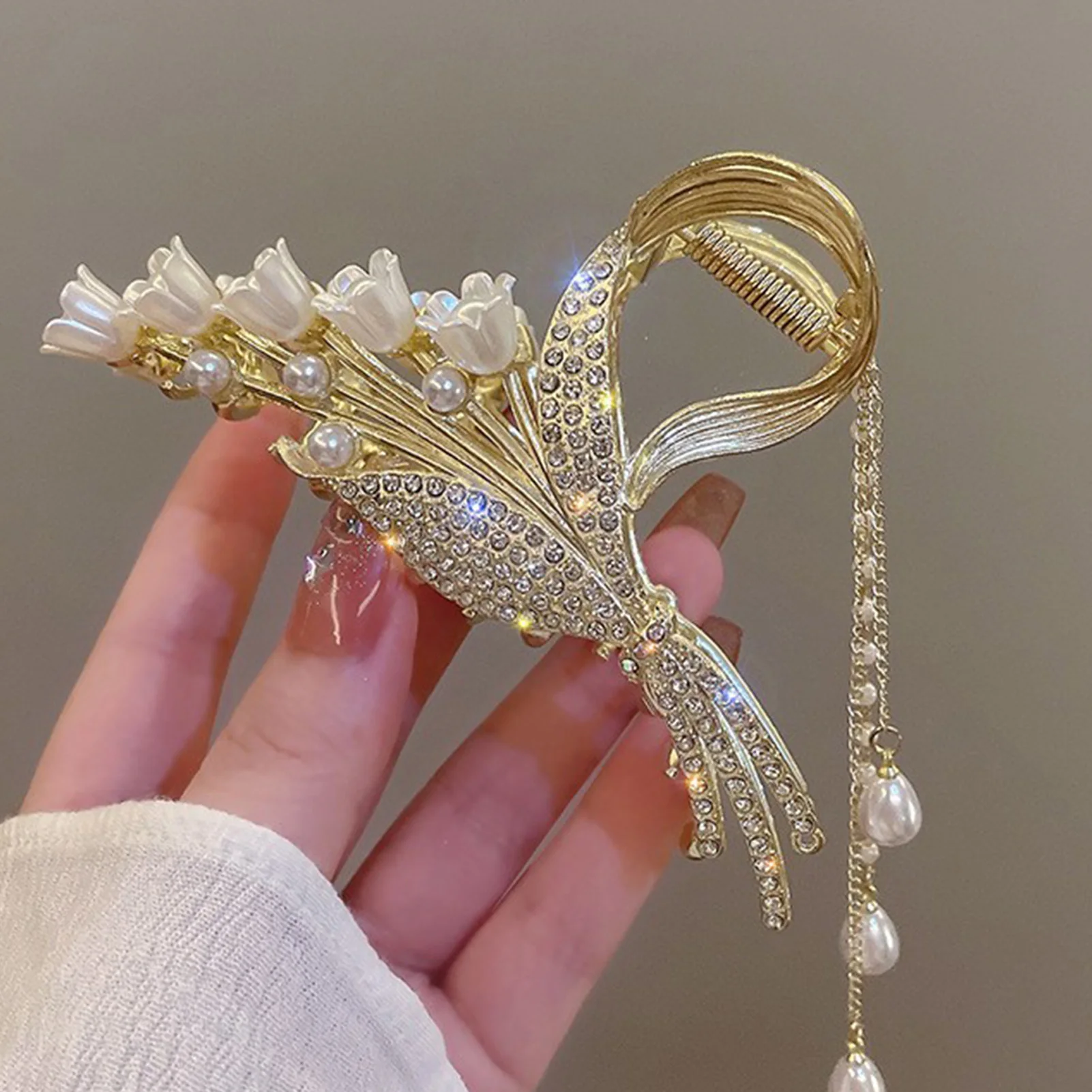 Elegante Schmetterlings-/Blumen-Haarklammern, goldfarbene Legierung, Haarnadeln, Pferdeschwanzhalter, Perlen, Anhänger, Kopfbedeckungen für Frauen und Mädchen
