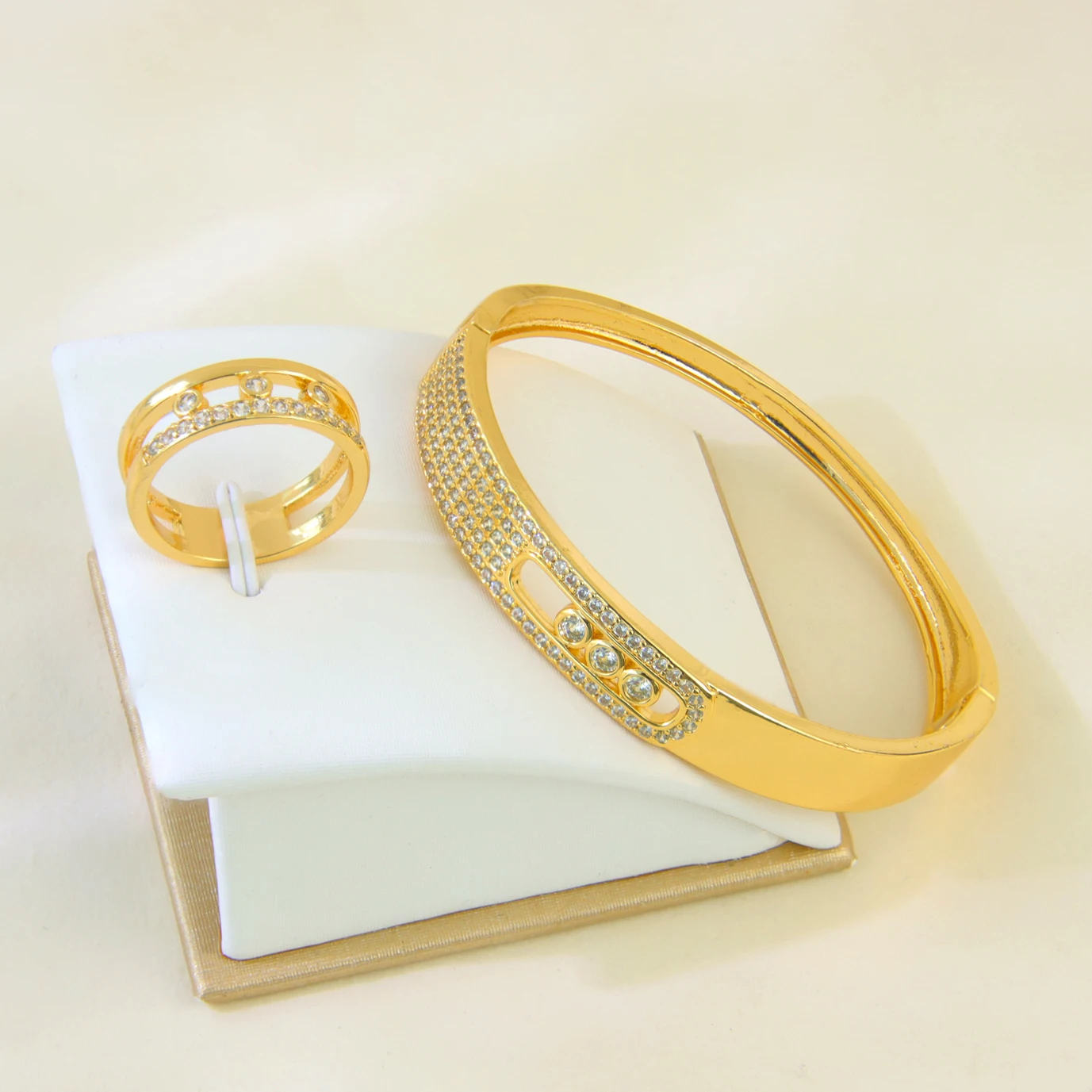Luxus Brasilianischer Goldschmuck Armreifen Ring Set 21 Karat vergoldet Italienischer Zirkonia Offenes Armband Dubai Damen Hochzeitsschmuck – Detail 9