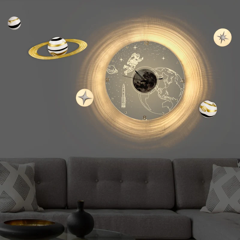 

Creative spaceman clock modern light luxury personality wall clock bedroom living room background wall decoration luminous clock