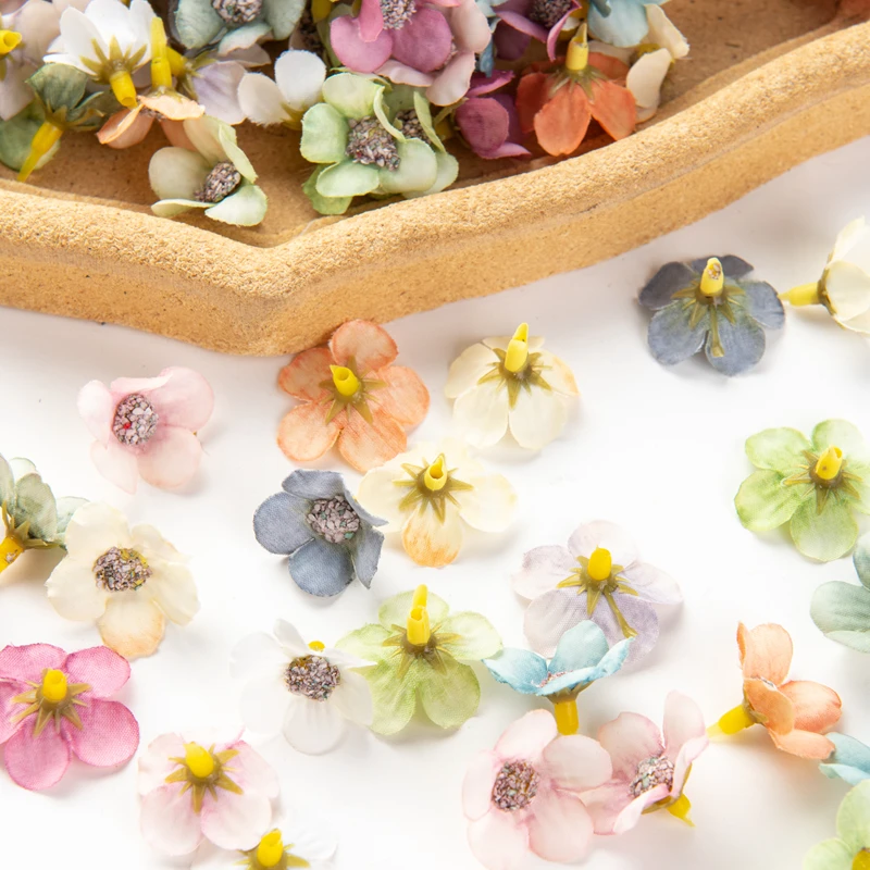 50 Stück Mini-Kunstblumen für Sammelalbum, gefälschte Sakura, DIY-Süßigkeitsschachtel, Hochzeit, Party, Heimdekoration, Weihnachtskränze, Seidengänseblümchen – Detail 3