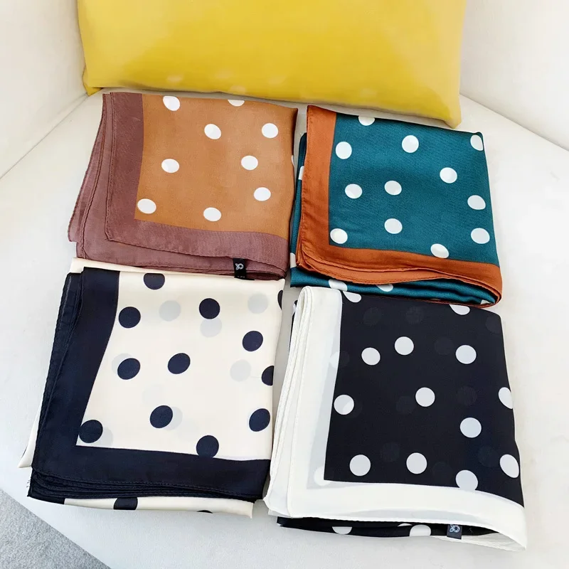 Рисунок 6 - 70*70 см Модный платок в горошек